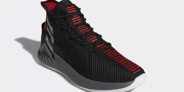  篮球鞋科技革新，新款战靴助力球员弹跳