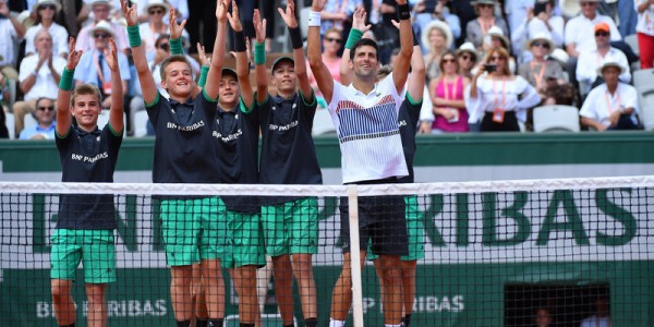  德约科维奇直落三盘横扫对手强势夺冠