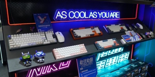  电竞周边产品热销，粉丝经济持续升温