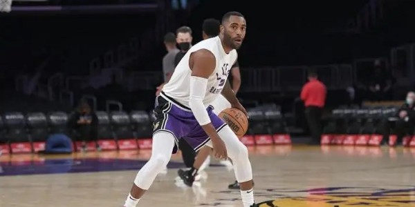  老将复出首秀砍下两双引喝彩