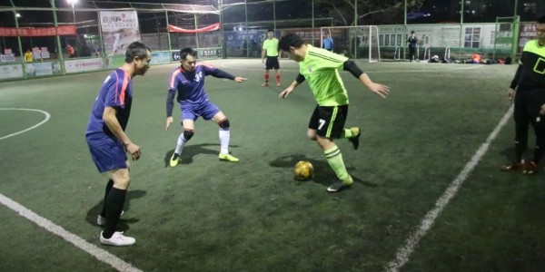  隆德罗草地滑步，女王杯半决赛惊艳全场观众