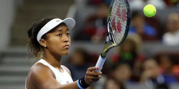  福基纳救两赛点演逆转，爆冷淘汰头号种子