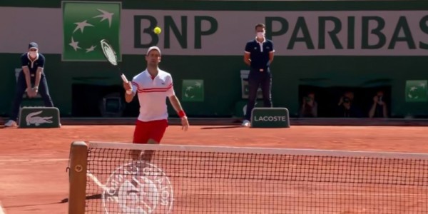  西西帕斯单反建功，雅典赛主场折桂