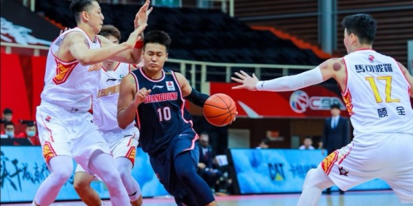  易建联复出首秀带领广东轻取深圳队