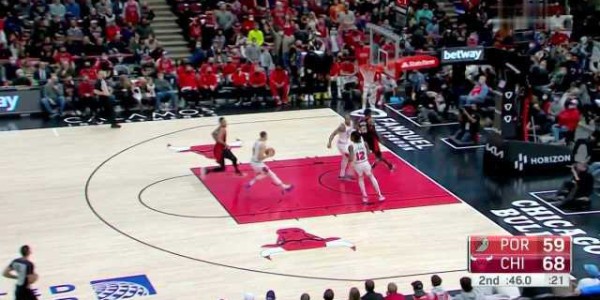  外援默契配合，双剑合璧攻破防线