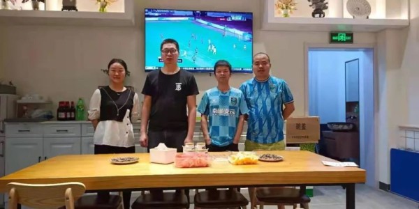  中超联赛榜首大战上演进球盛宴