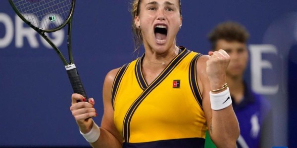  萨巴伦卡发球制胜，澳网捧杯改写格局