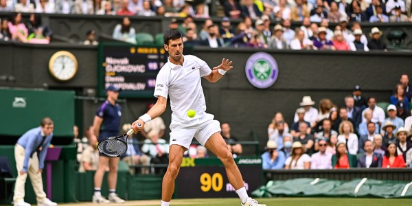  德约科维奇直落三盘，温网卫冕势如虹