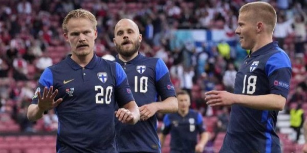  欧洲杯预选赛激战，死亡小组竞争惨烈  