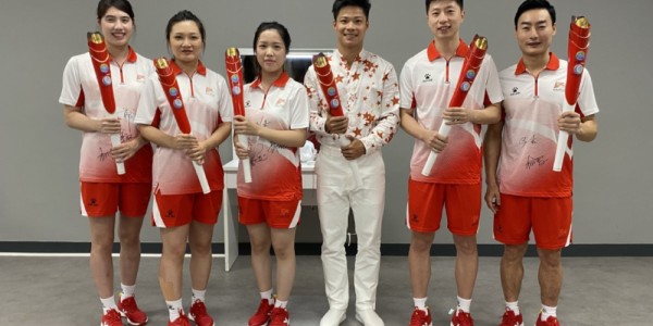  电竞女队崭露头角，巾帼力量书写赛场新篇章