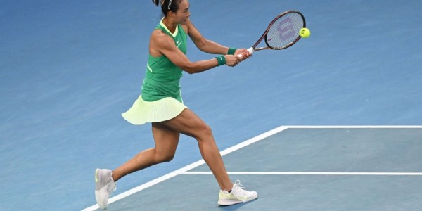  郑钦文强势晋级澳网女单四强