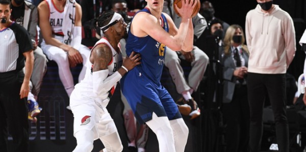  约基奇统治内线掘金豪取五连胜