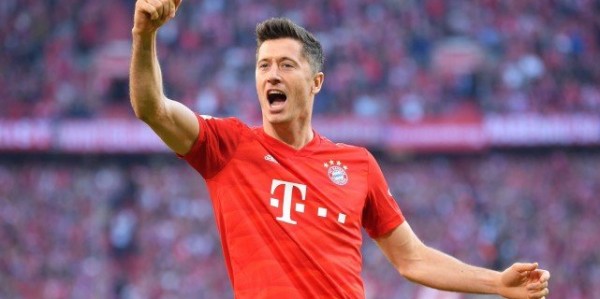  德甲射手王争霸，莱万梅开二度助拜仁