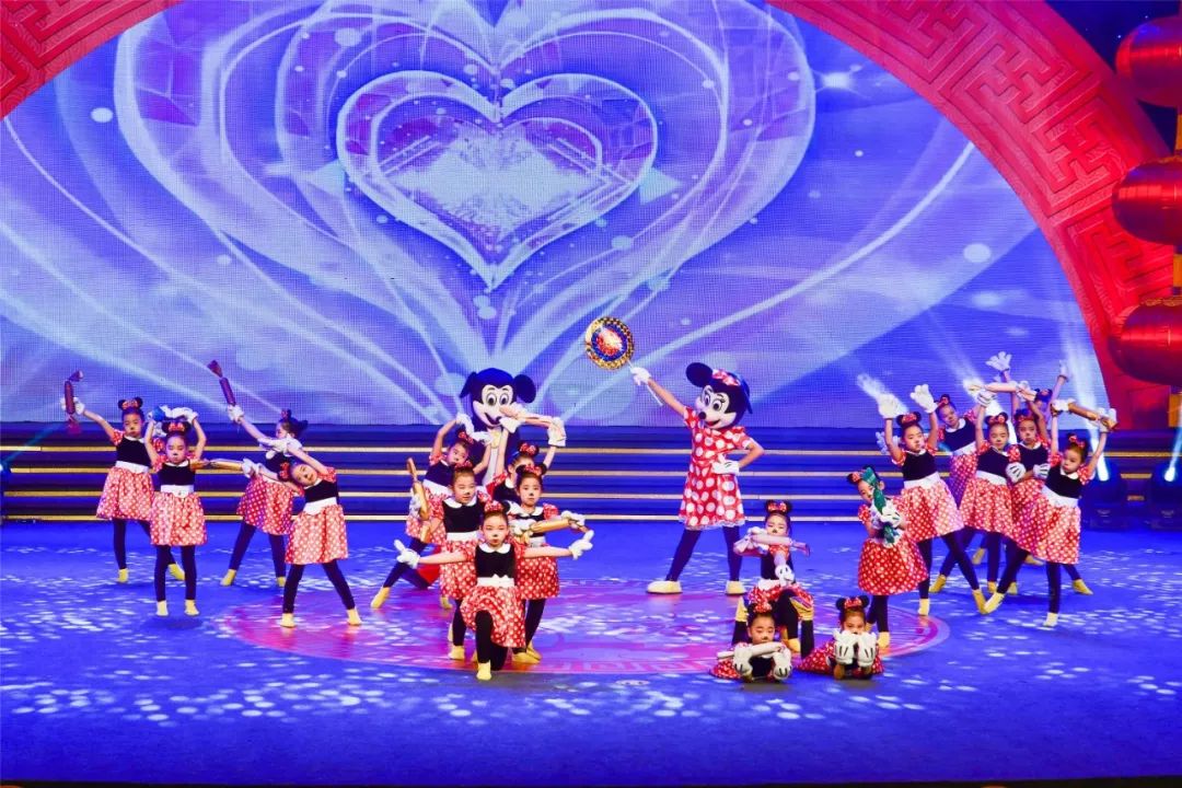  青训营潜力新星涌现，未来之星备受期待  