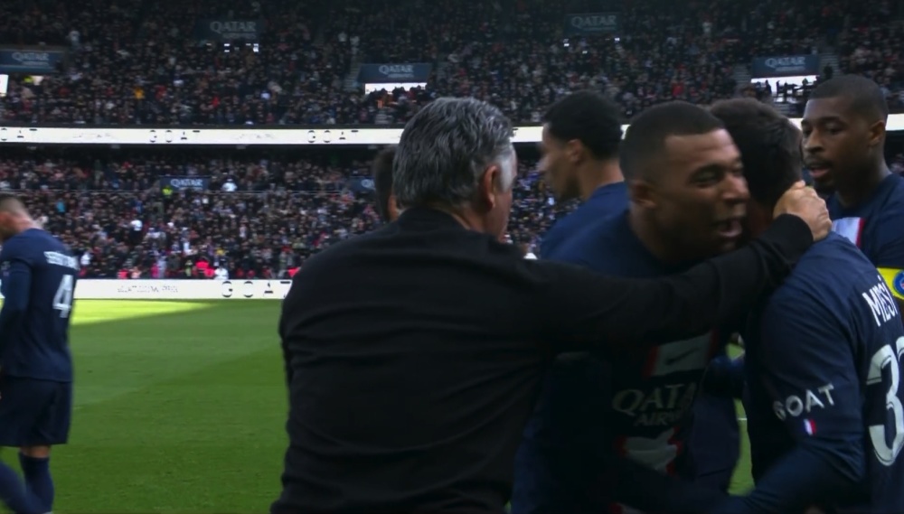  巴萨主场意外失利，主帅帅位岌岌可危