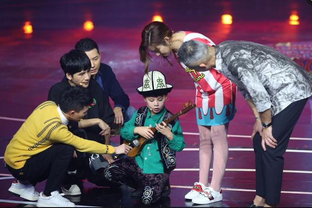  新秀横空出世惊艳首秀技惊四座