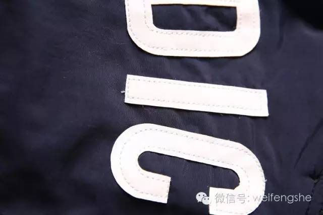  网球拍个性化定制兴起，激光雕刻图案成潮流